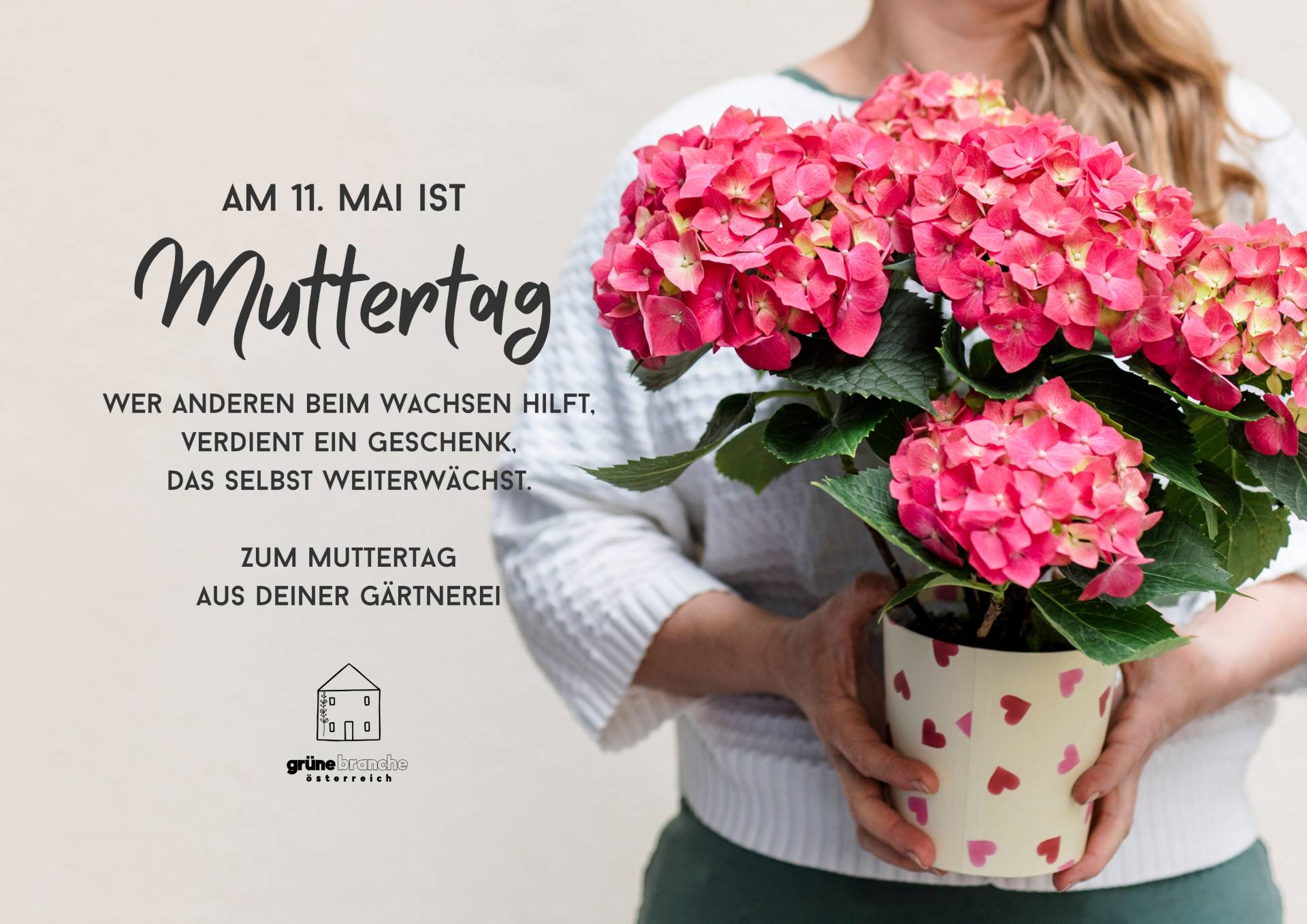 Frau mit Blumenstrauß