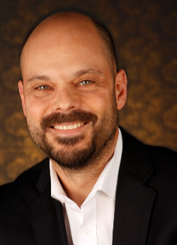  Tino Kopanakis  